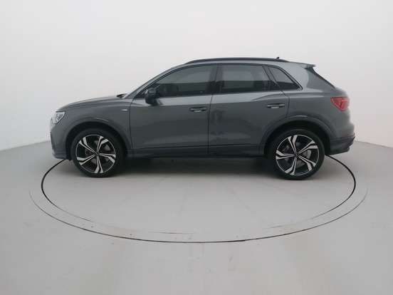 AUDI-Q3-2023