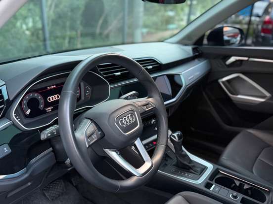 AUDI-Q3-2024