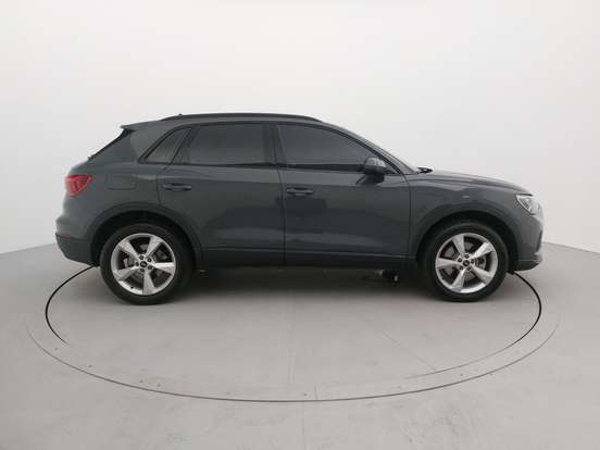 AUDI-Q3-2024