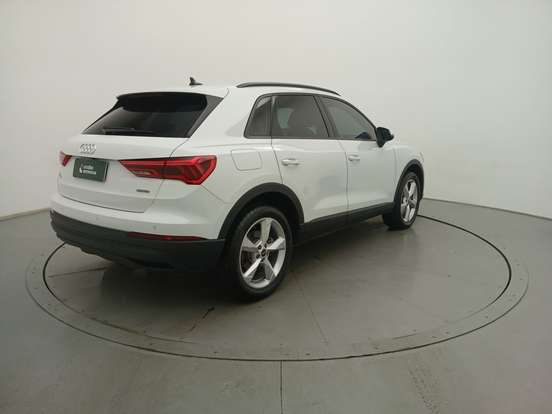 AUDI-Q3-2024