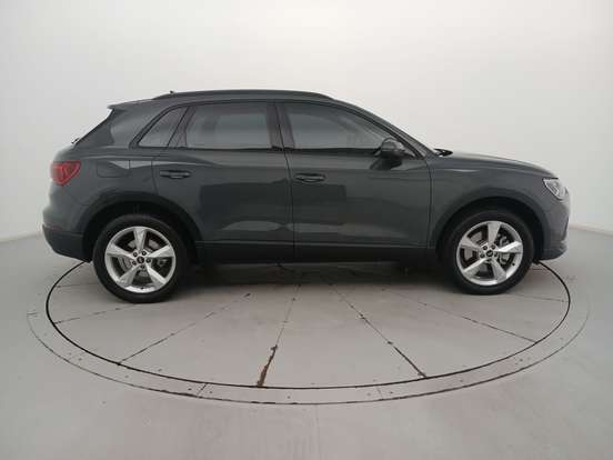 AUDI-Q3-2024
