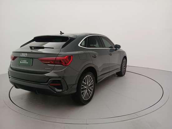 AUDI-Q3-2023