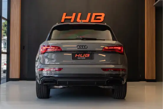 AUDI-Q5-2022