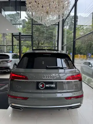 AUDI-Q5-2024