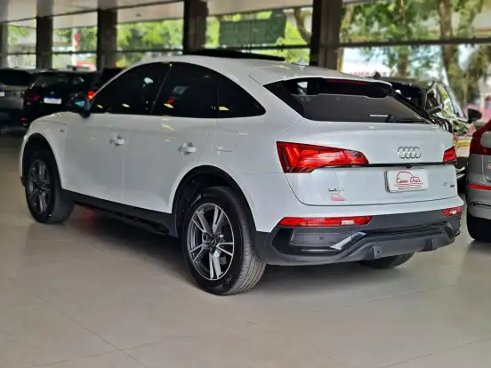 AUDI-Q5-2022