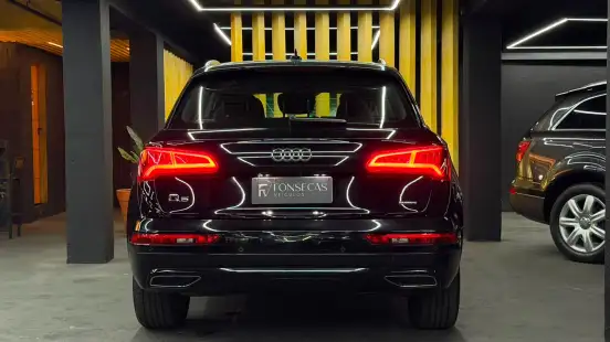 AUDI-Q5-2019