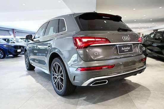 AUDI-Q5-2024