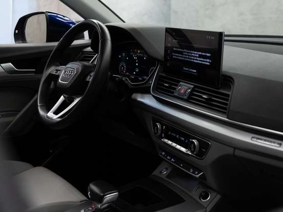 AUDI-Q5-2021