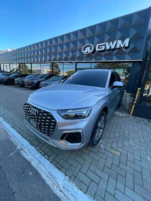 AUDI-Q5-2022
