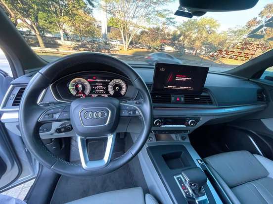 AUDI-Q5-2022