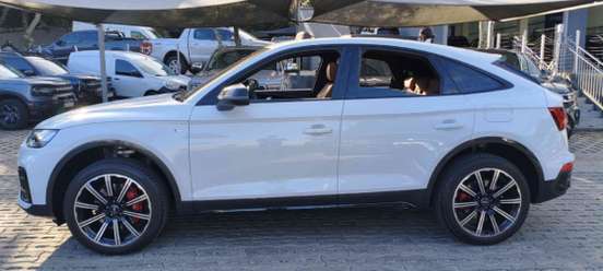AUDI-Q5-2023