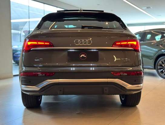 AUDI-Q5-2023