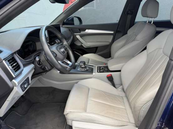 AUDI-Q5-2022