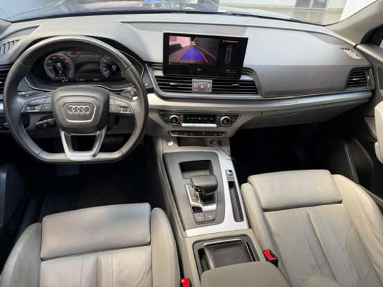 AUDI-Q5-2022