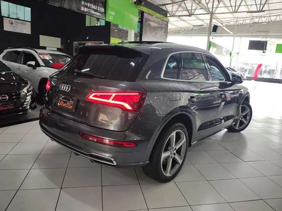 AUDI-Q5-2019