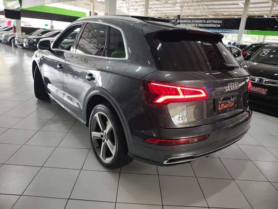 AUDI-Q5-2019