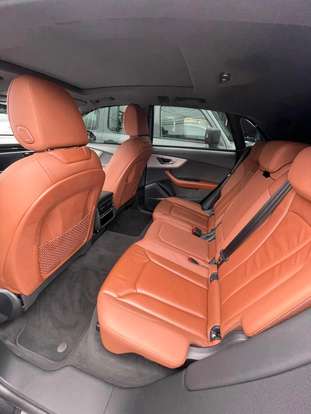 AUDI-Q8-2019