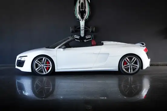 AUDI-R8-2013