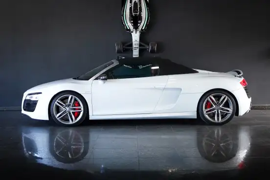 AUDI-R8-2013