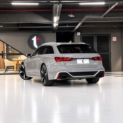 AUDI-RS6-2021