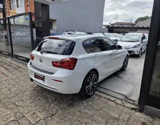 BMW-120i-2018