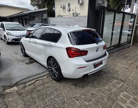 BMW-120i-2018
