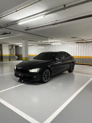 BMW-320i-2014