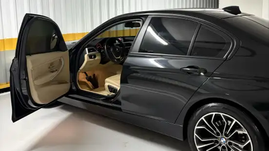 BMW-320i-2014
