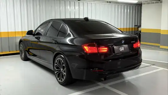 BMW-320i-2014
