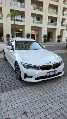 BMW-320i-2021