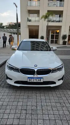BMW-320i-2021