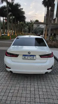 BMW-320i-2021