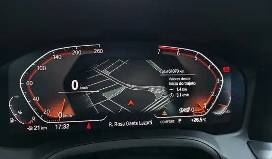 BMW-320i-2021