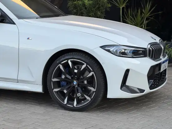 BMW-320i-2025
