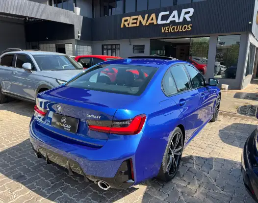 BMW-320i-2022