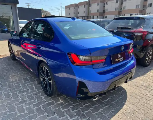 BMW-320i-2022
