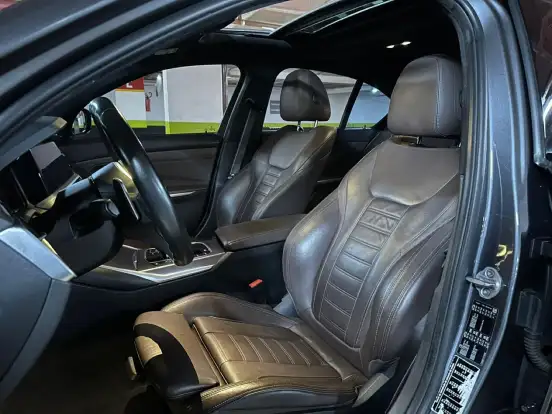 BMW-320i-2020