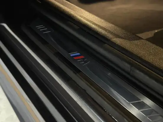 BMW-320i-2020