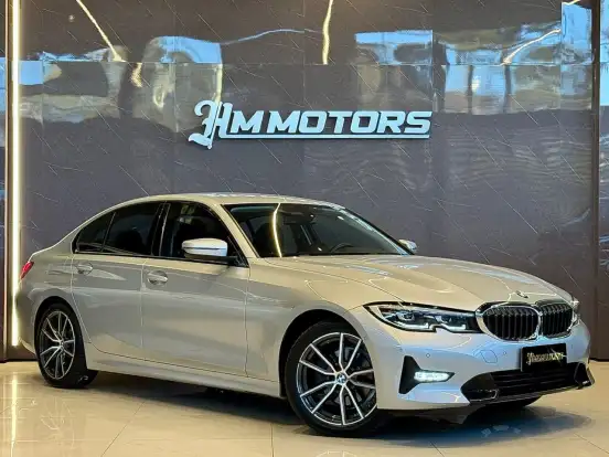 BMW-320i-2020