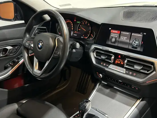 BMW-320i-2019