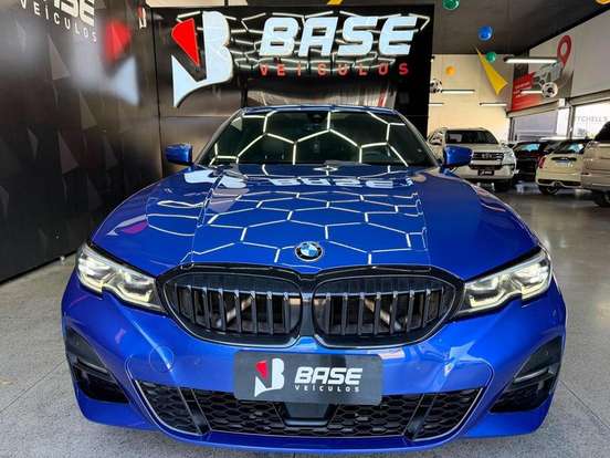 BMW-320i-2021