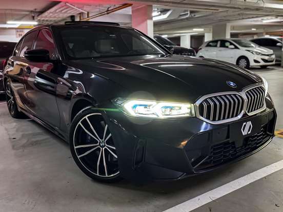 BMW-320i-2022