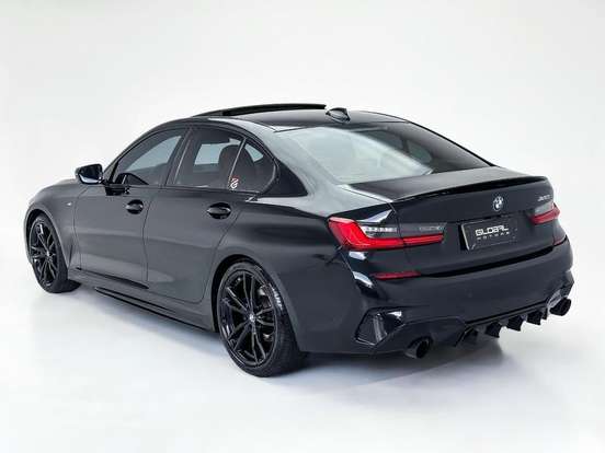 BMW-320i-2021