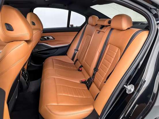 BMW-320i-2021