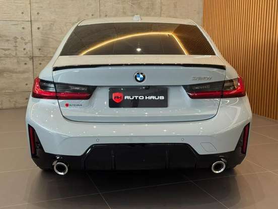 BMW-320i-2024
