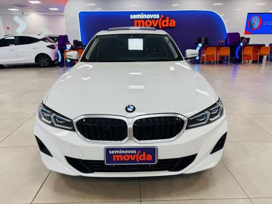 BMW-320i-2022