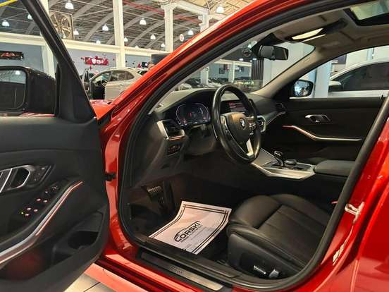 BMW-320i-2022