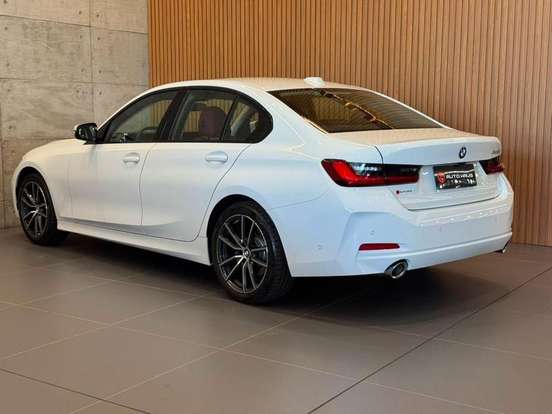 BMW-320i-2024