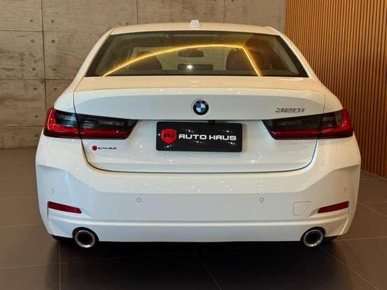 BMW-320i-2024