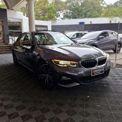 BMW-320i-2020
